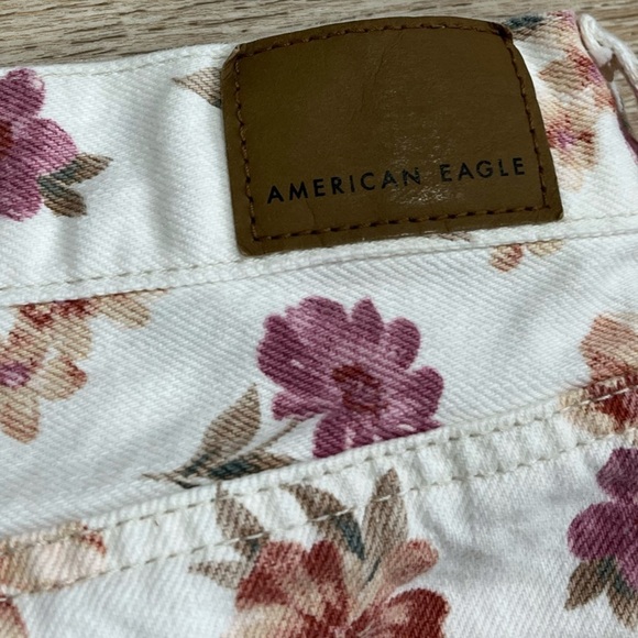 American Eagle High Rise Floral Mom shorts women’s size 8 - Picture 3 of 6